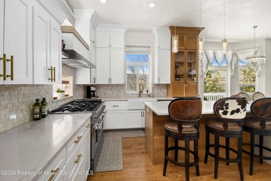 Unobstructed views! Positioned to capture sweeping mountain - photo 10