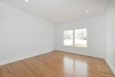 Welcome to this beautiful newly constructed center hall colonial - photo 17