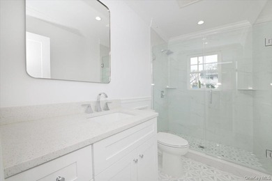 Welcome to this beautiful newly constructed center hall colonial - photo 18