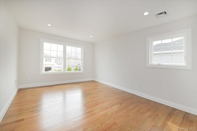 Welcome to this beautiful newly constructed center hall colonial - photo 30