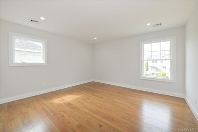 Welcome to this beautiful newly constructed center hall colonial - photo 31