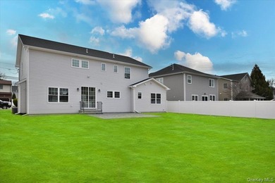 Welcome to this beautiful newly constructed center hall colonial - photo 38