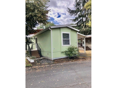 Dobson Pond Home For Sale in Eugene Oregon