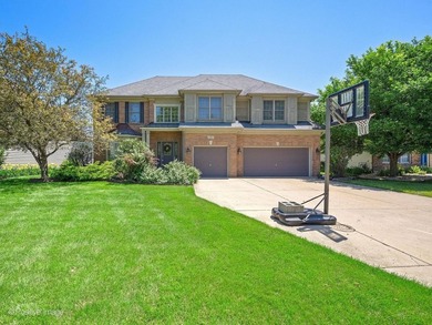 Welcome home to 537 N. Sycamore, where space, comfort, and - photo 3