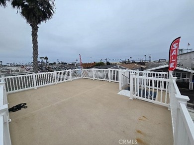 Ocean Views from Your 500 Sq. Ft. Private Rooftop Deck! Just - photo 11