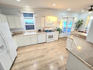 Ocean Views from Your 500 Sq. Ft. Private Rooftop Deck! Just - photo 19