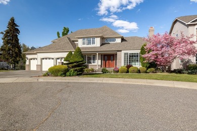 MLS# 292226 This well-maintained, two-story house with a - photo 2
