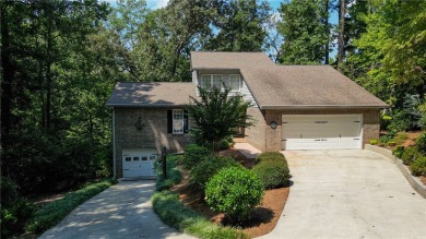 Lake Home For Sale in Fair Play, South Carolina