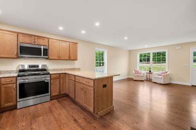 Welcome to Violette Estates! This beautiful new condo is ready - photo 10