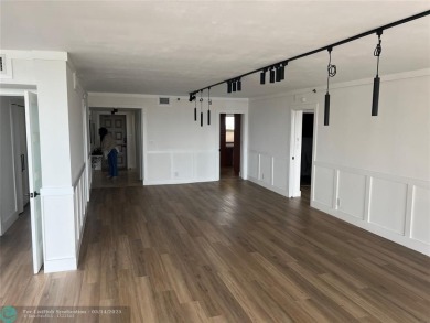 Lake Condo For Sale in Pompano Beach, Florida