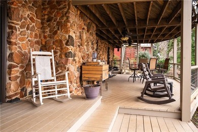 This lakefront property on Lake Hartwell truly embodies the - photo 8