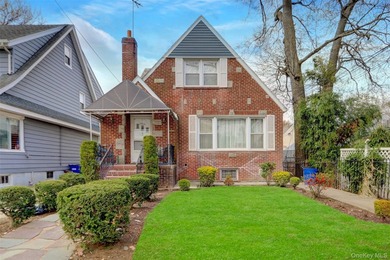 Welcome to this beautifully maintained 4-bedroom, 3-bathroom - photo 1