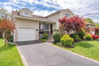 Welcome to this stunning 6-bedroom, 3.5-bath home on a beautiful - photo 2