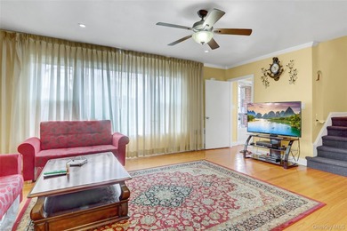 Welcome to this beautifully maintained 4-bedroom, 3-bathroom - photo 7
