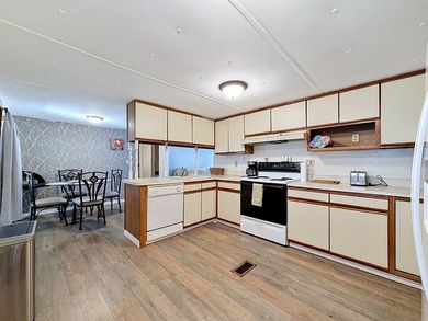 Enjoy the best of Florida living in this spacious and - photo 10