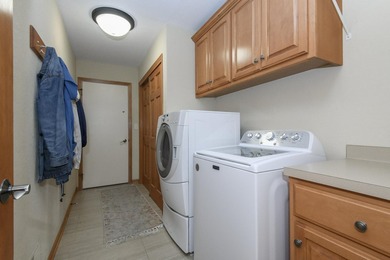 EXCEPTIONAL!!! 4 BR, 3 BA ranch offers nearly 4,000 sq. ft. of - photo 21