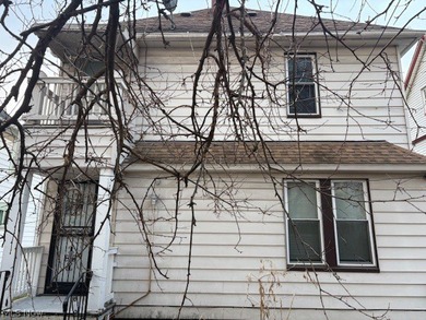 Unlock the potential at 521 E 112th St, Cleveland, Ohio 44108 - photo 4