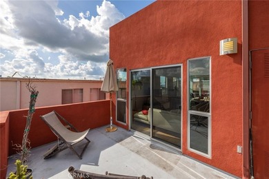 3 Bedroom, 2.5 Bath House + Detached 1 Bedroom, 1 Bathroom - photo 37