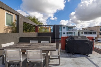 3 Bedroom, 2.5 Bath House + Detached 1 Bedroom, 1 Bathroom - photo 39