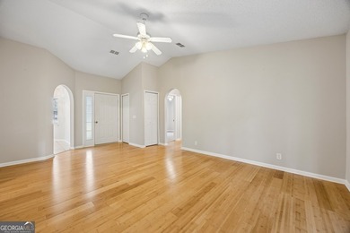 Welcome home to this well-maintained 3-bedroom, 2-bath residence - photo 4