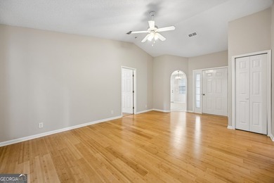 Welcome home to this well-maintained 3-bedroom, 2-bath residence - photo 5