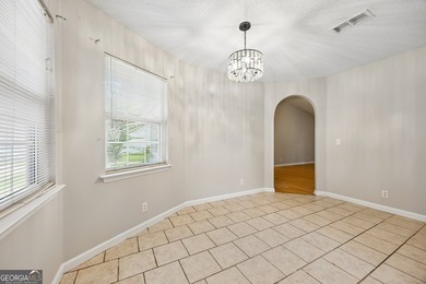 Welcome home to this well-maintained 3-bedroom, 2-bath residence - photo 7