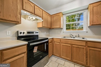 Welcome home to this well-maintained 3-bedroom, 2-bath residence - photo 9