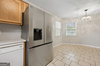 Welcome home to this well-maintained 3-bedroom, 2-bath residence - photo 10