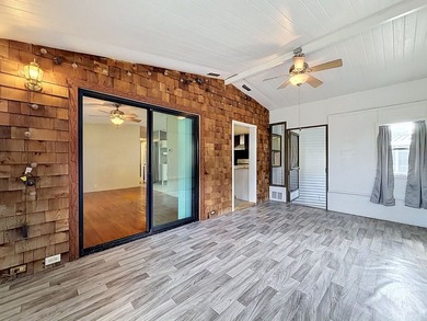 Beautiful 2BR/2BA home located in a highly desirable - photo 6