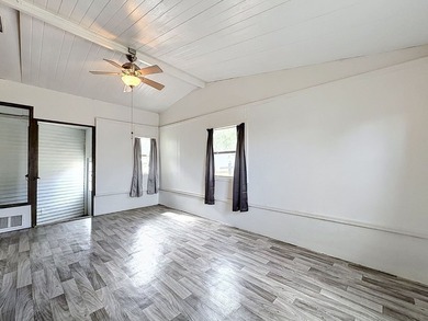 Beautiful 2BR/2BA home located in a highly desirable - photo 8