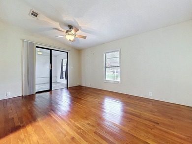 Beautiful 2BR/2BA home located in a highly desirable - photo 10