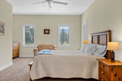 Immaculately maintained 4-bedroom, 5 1/2-bath contemporary home - photo 14