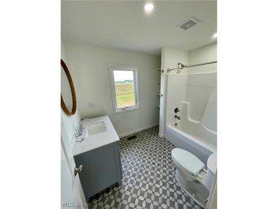 Amazing opportunity to own two duplexes (4 units) and a - photo 17