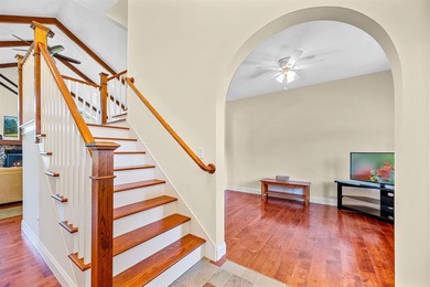 Immaculately maintained 4-bedroom, 5 1/2-bath contemporary home - photo 18