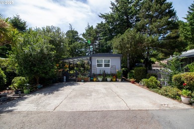 Siuslaw River Home For Sale in Florence Oregon