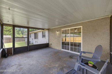 THIS BEAUTIFUL HOME IN A QUIET NEIGHBORHOOD IS READY FOR A NEW - photo 22