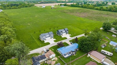 Amazing opportunity to own two duplexes (4 units) and a - photo 22