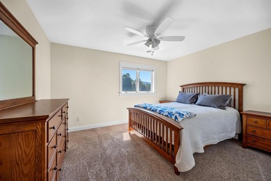 Immaculately maintained 4-bedroom, 5 1/2-bath contemporary home - photo 22
