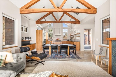Exquisite Contemporary Home on the 5th Gold Tee Box of the - photo 7