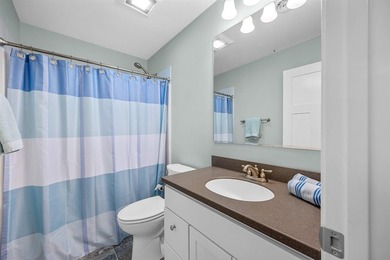 Immaculately maintained 4-bedroom, 5 1/2-bath contemporary home - photo 28