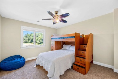 Immaculately maintained 4-bedroom, 5 1/2-bath contemporary home - photo 29