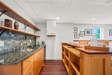 Immaculately maintained 4-bedroom, 5 1/2-bath contemporary home - photo 30