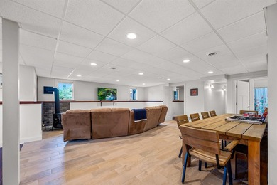 Immaculately maintained 4-bedroom, 5 1/2-bath contemporary home - photo 31