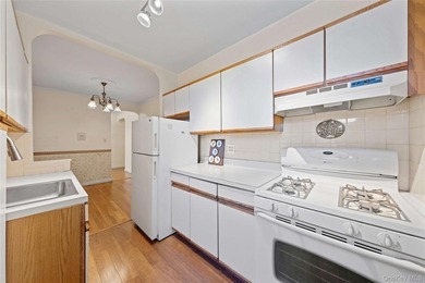 Welcome to Apartment 5H at 6787 Booth Street, a beautifully - photo 10