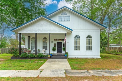 Lake Jackson Home For Sale in Florala Alabama