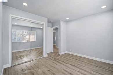 Charming fully remodeled Cottage on a multi unit lot in the - photo 13