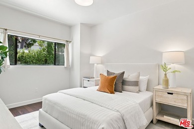Lovely rear facing condo located in prime location, minutes to - photo 16
