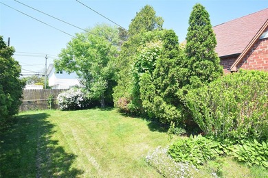 Property Lovers Delight...Charming 4BR, Brick * Built to Last* - photo 17