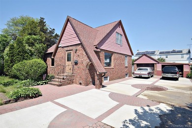 Property Lovers Delight...Charming 4BR, Brick * Built to Last* - photo 18