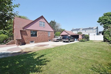 Property Lovers Delight...Charming 4BR, Brick * Built to Last* - photo 19